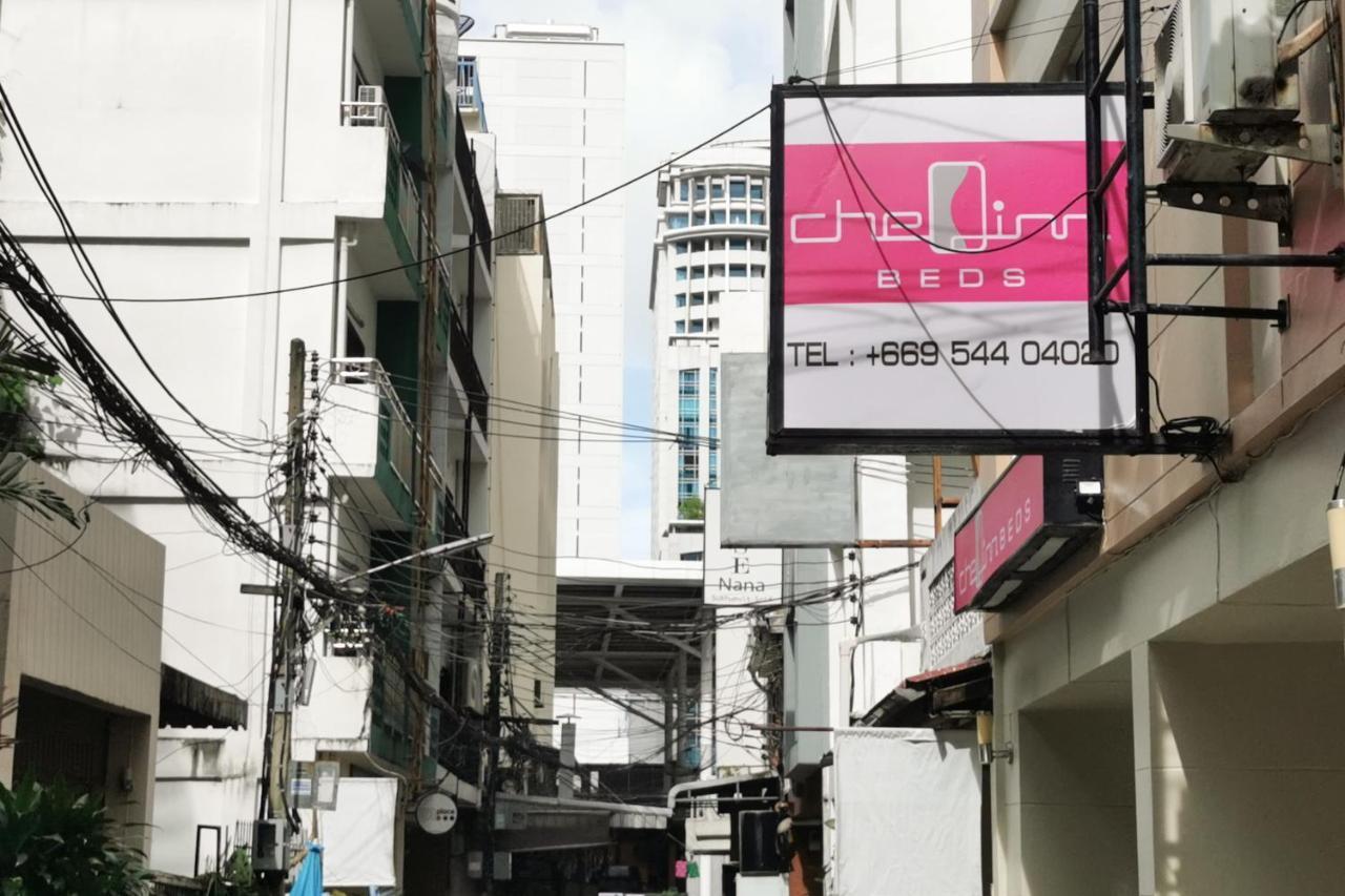 Cheqinn Bed Sukhumvit 4 Nana Plaza Bangkok Bagian luar foto