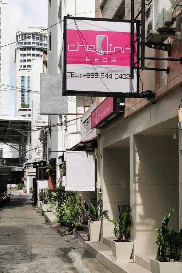Cheqinn Bed Sukhumvit 4 Nana Plaza Bangkok Bagian luar foto