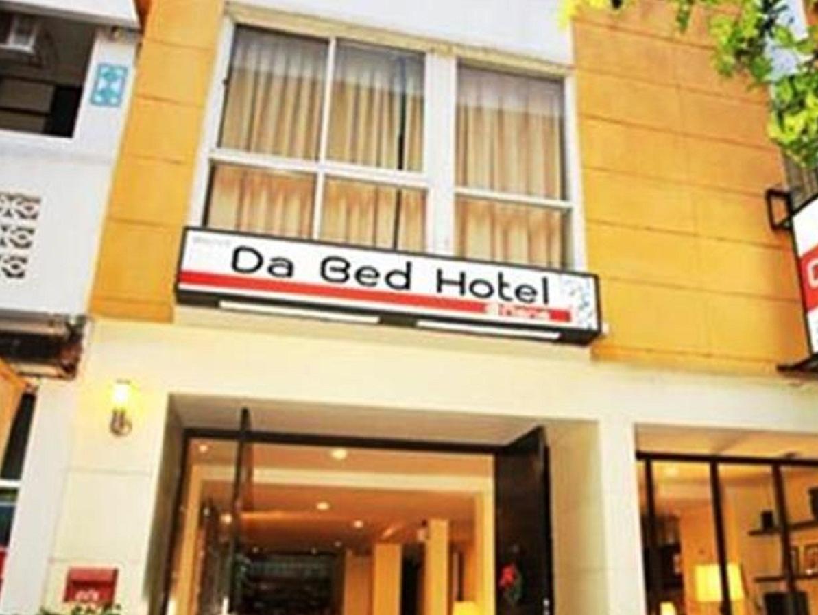 Cheqinn Bed Sukhumvit 4 Nana Plaza Bangkok Bagian luar foto